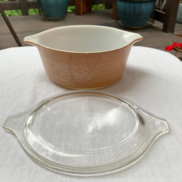 Vtg Pyrex Woodland Pattern (White on Light Brown) Casserole Dish #472-B - 1.5 Pt - Picture 7 of 15